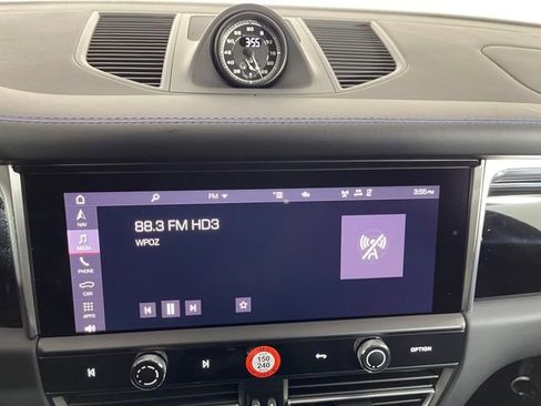 New 2025 Porsche Macan S image 38