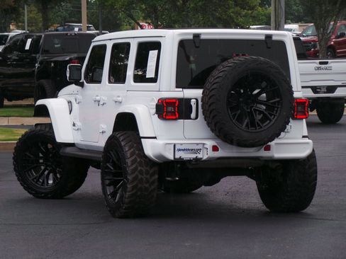 Used 2022 Jeep Wrangler Unlimited Sahara AWD/4WD image 3
