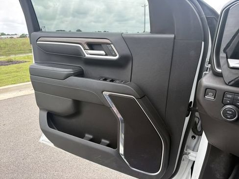 Used 2023 Chevrolet Silverado 1500 RST AWD/4WD image 42
