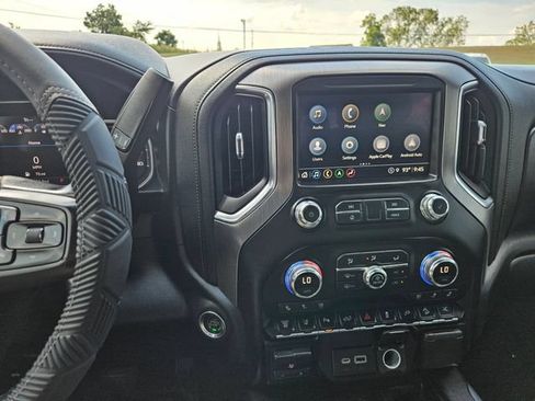 Used 2021 GMC Sierra 3500 Denali w/ Denali Black Diamond Edition AWD/4WD image 17
