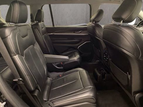 Used 2021 Jeep Grand Cherokee L Limited AWD/4WD image 23