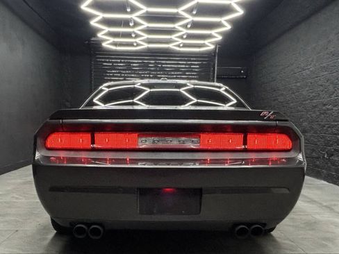 Used 2014 Dodge Challenger R/T RWD image 10