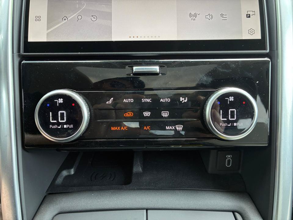 New 2026 Land Rover Discovery Limited Edition AWD/4WD image 18