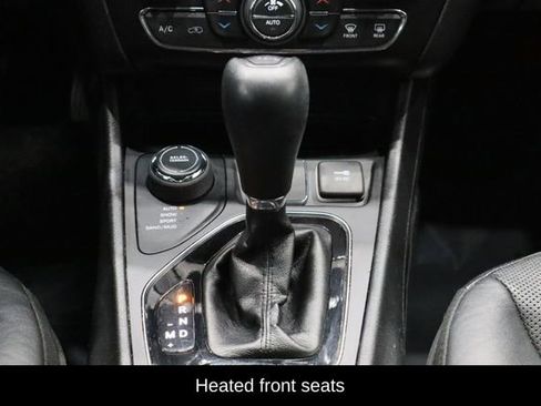 Used 2020 Jeep Cherokee Limited image 13