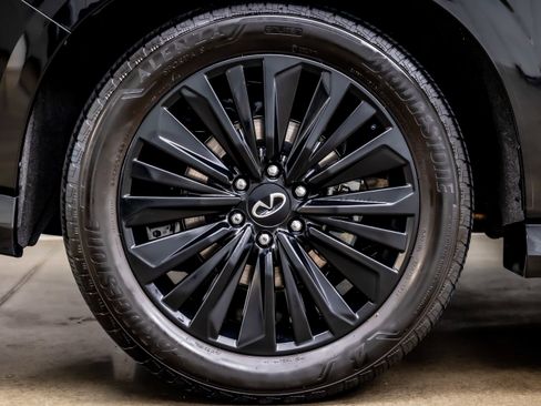 Used 2025 INFINITI QX80 Sensory AWD/4WD image 39