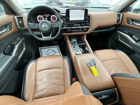 Used 2023 Nissan Pathfinder Platinum w/ Cargo Package image 32