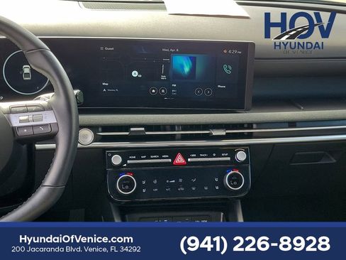Certified 2025 Hyundai Santa Cruz Limited AWD/4WD image 22