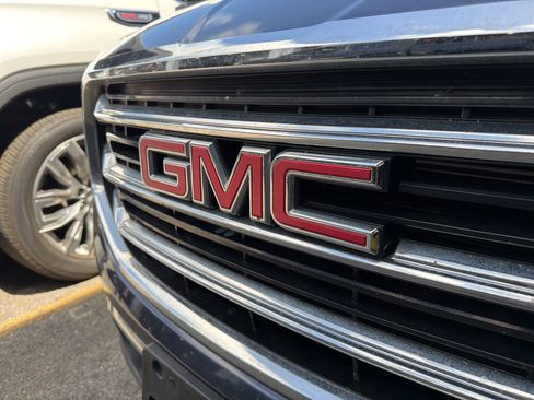 Used 2019 GMC Terrain SLT w/ Preferred Package AWD/4WD image 9
