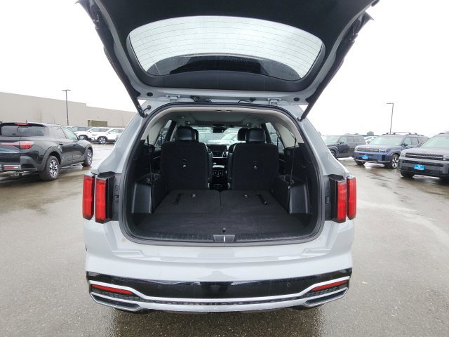 Used 2023 Kia Sorento SX AWD/4WD image 15