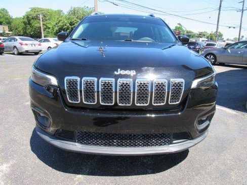 Used 2019 Jeep Cherokee Latitude w/ Popular Appearance Group AWD/4WD image 3