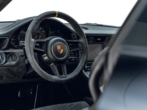 Used 2018 Porsche 911 GT2 RS RWD image 40