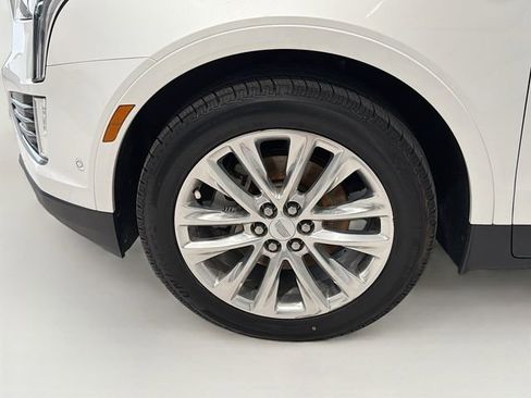 Used 2018 Cadillac XT5 Platinum w/ Driver Assist Package image 27