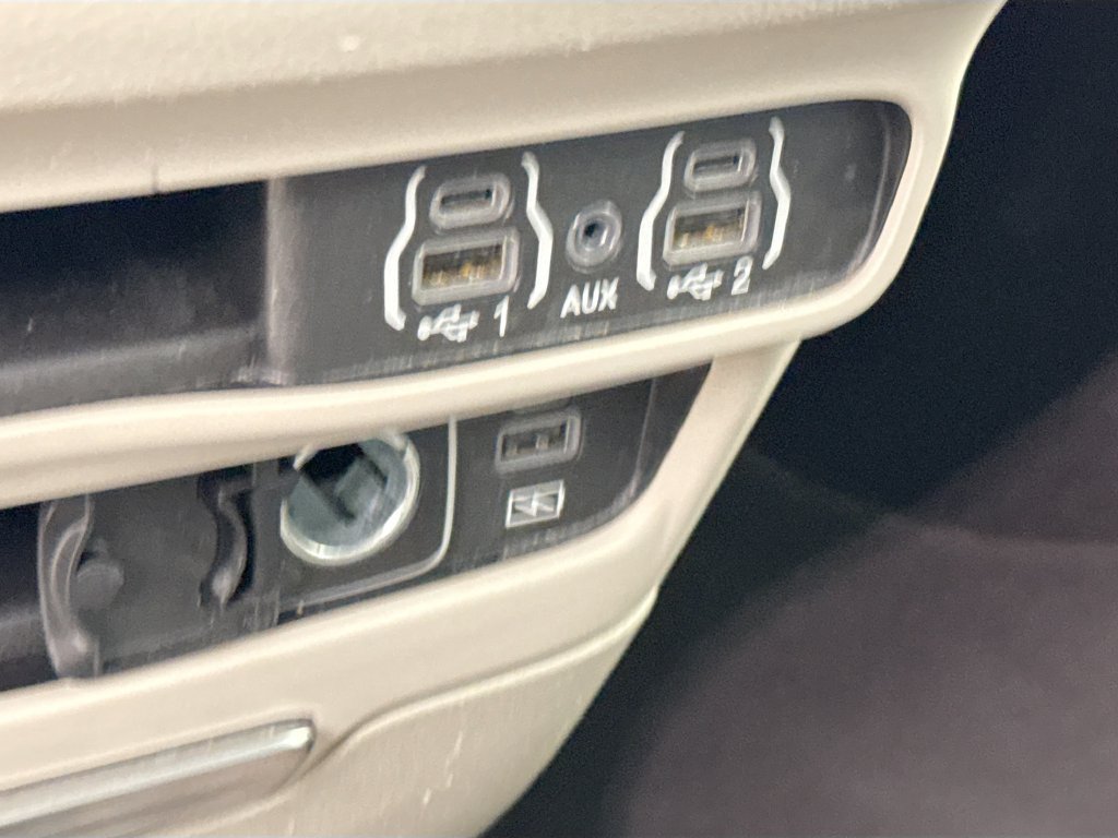 Used 2022 Chrysler Pacifica Touring-L FWD image 20