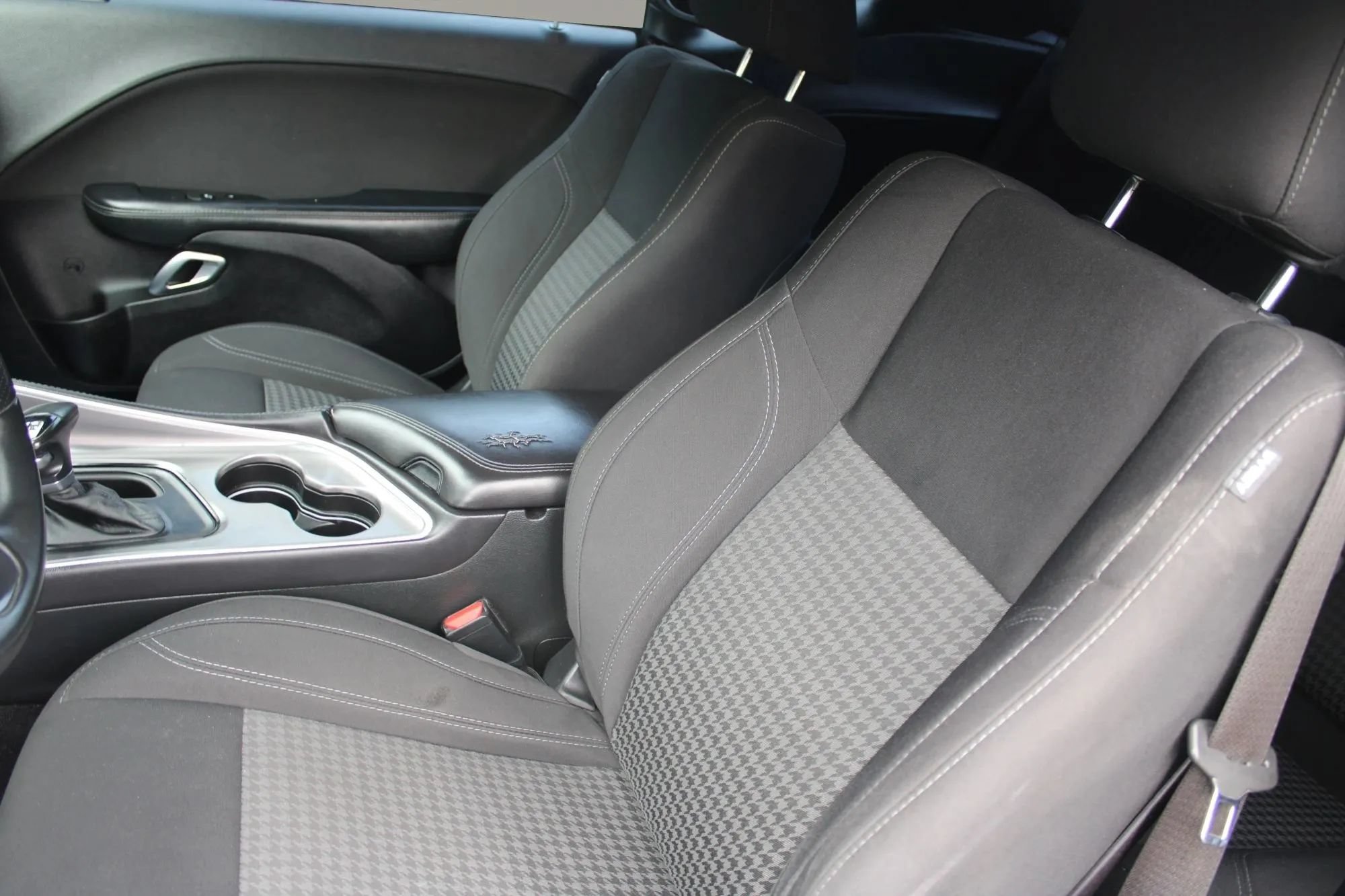 Used 2019 Dodge Challenger SXT w/ Blacktop Package RWD image 15