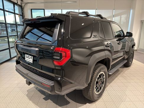Used 2025 Toyota 4Runner TRD Off-Road Premium image 5