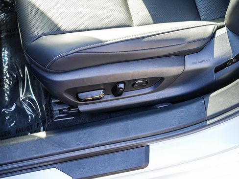 Used 2025 Lexus ES 350 w/ Premium Package FWD image 21