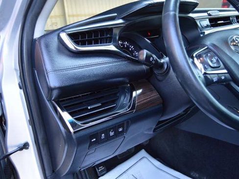Used 2014 Toyota Avalon Limited FWD image 28