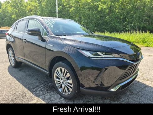 Used 2021 Toyota Venza XLE w/ Softex Package AWD/4WD image 3
