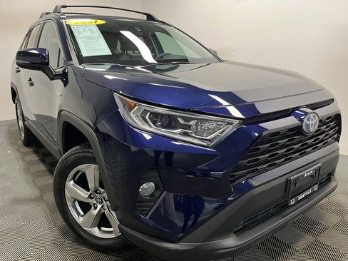Used 2021 Toyota RAV4 XLE Premium image 1