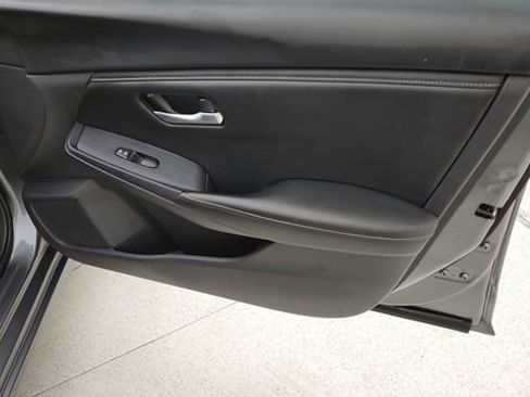 Used 2024 Nissan Sentra SV image 18