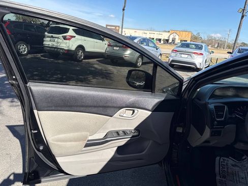 Used 2013 Honda Civic LX image 9