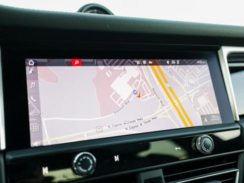 Certified 2022 Porsche Macan S image 18