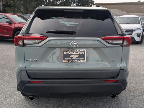 Used 2022 Toyota RAV4 XLE image 4