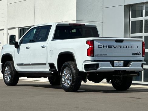 New 2026 Chevrolet Silverado 2500 High Country w/ High Country Premium Package AWD/4WD image 6