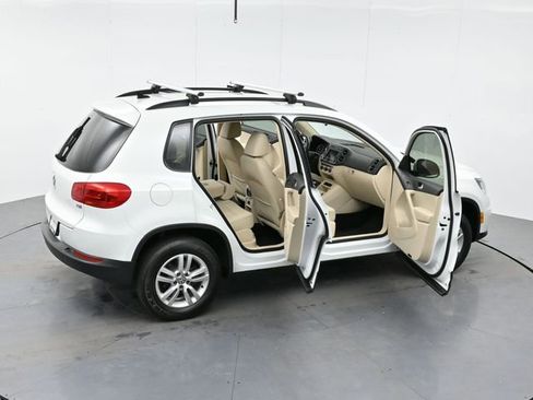 Used 2017 Volkswagen Tiguan S image 42
