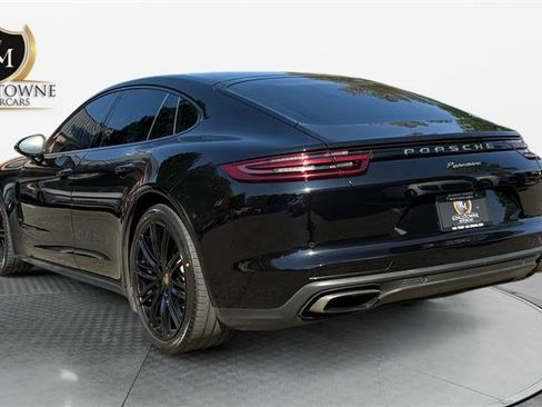 Used 2019 Porsche Panamera image 3