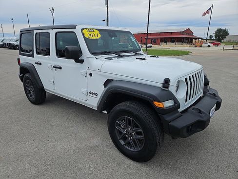 Used 2024 Jeep Wrangler Unlimited Sport AWD/4WD image 10