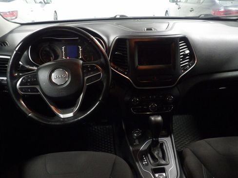Used 2020 Jeep Cherokee Latitude w/ Cold Weather Group AWD/4WD image 10
