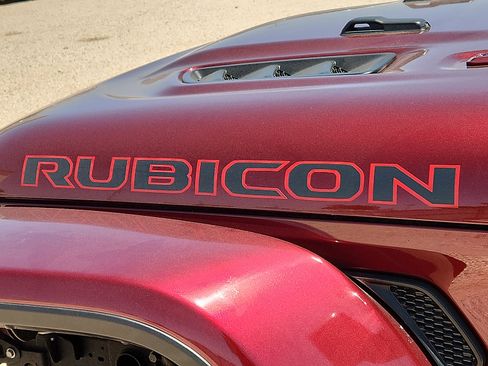 Used 2021 Jeep Gladiator Rubicon AWD/4WD image 9