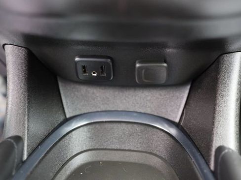 Used 2018 Chevrolet Malibu LT w/ Leather Package FWD image 29
