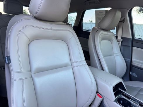 Used 2021 Lincoln Corsair AWD w/ Rear Removable Package Tray image 29