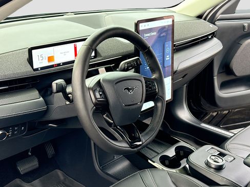 Certified 2022 Ford Mustang Mach-E Premium image 4