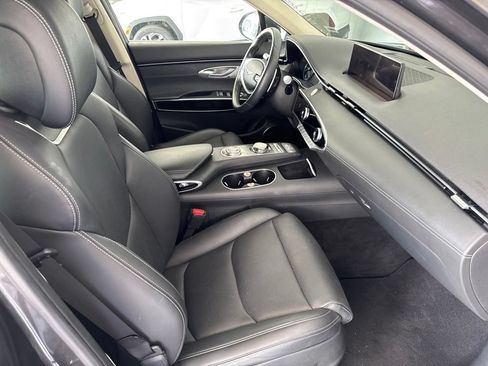 Used 2025 Genesis GV70 2.5T AWD/4WD image 12