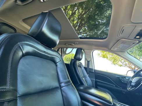 Used 2022 Lincoln Aviator Grand Touring w/ Class IV Trailer Tow Package AWD/4WD image 20