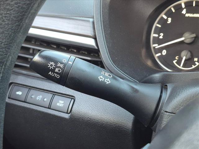 Used 2025 Nissan Altima 2.5 SV FWD image 15
