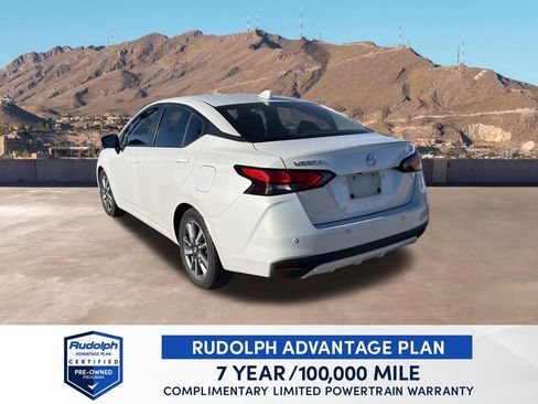 Used 2020 Nissan Versa SV image 4