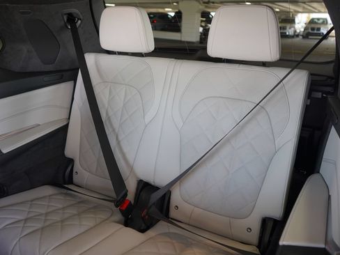 Used 2026 BMW X7 xDrive40i w/ Premium Package AWD/4WD image 21