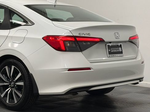 Used 2023 Honda Civic EX image 7