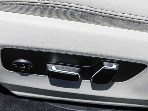 Used 2026 BMW 530i RWD image 18