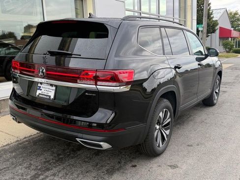 New 2026 Volkswagen Atlas SE image 3