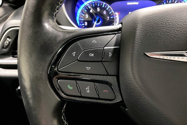 Used 2019 Chrysler Pacifica Touring-L Plus FWD image 18
