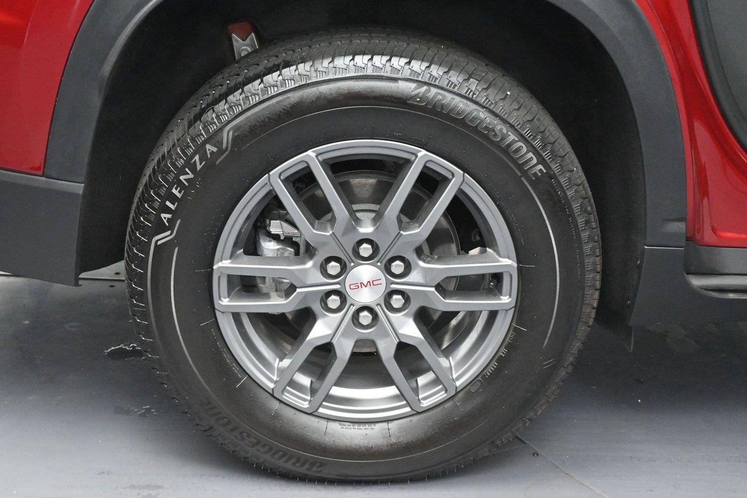 Used 2025 GMC Acadia Elevation FWD image 36