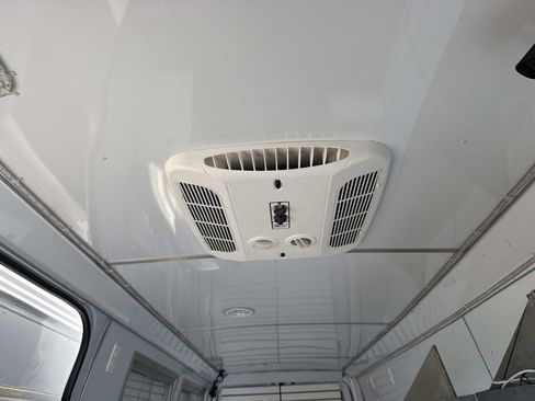 Used 2021 Mercedes-Benz Sprinter 2500 image 15