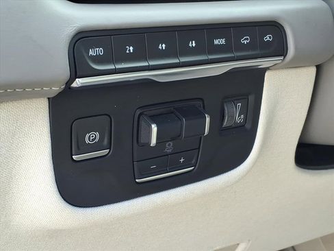 Used 2023 Cadillac Escalade Sport Platinum w/ LPO, ONYX Package image 19