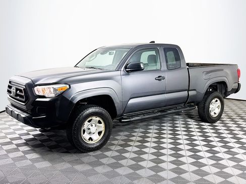 Used 2020 Toyota Tacoma SR image 4