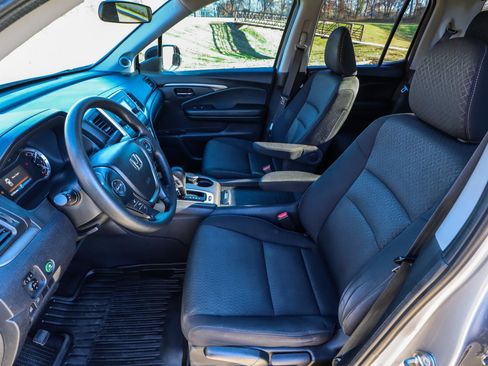 Used 2019 Honda Ridgeline RT image 36